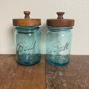 Pair of 2 Ball‎ 1923-1933 Blue Glass PINT Jars with Wooden Lids